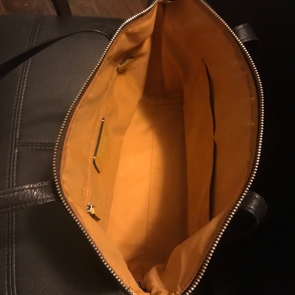 Yellow Cab Coach great condition slight damage to straps where hung for storage - Picture 3 of 5